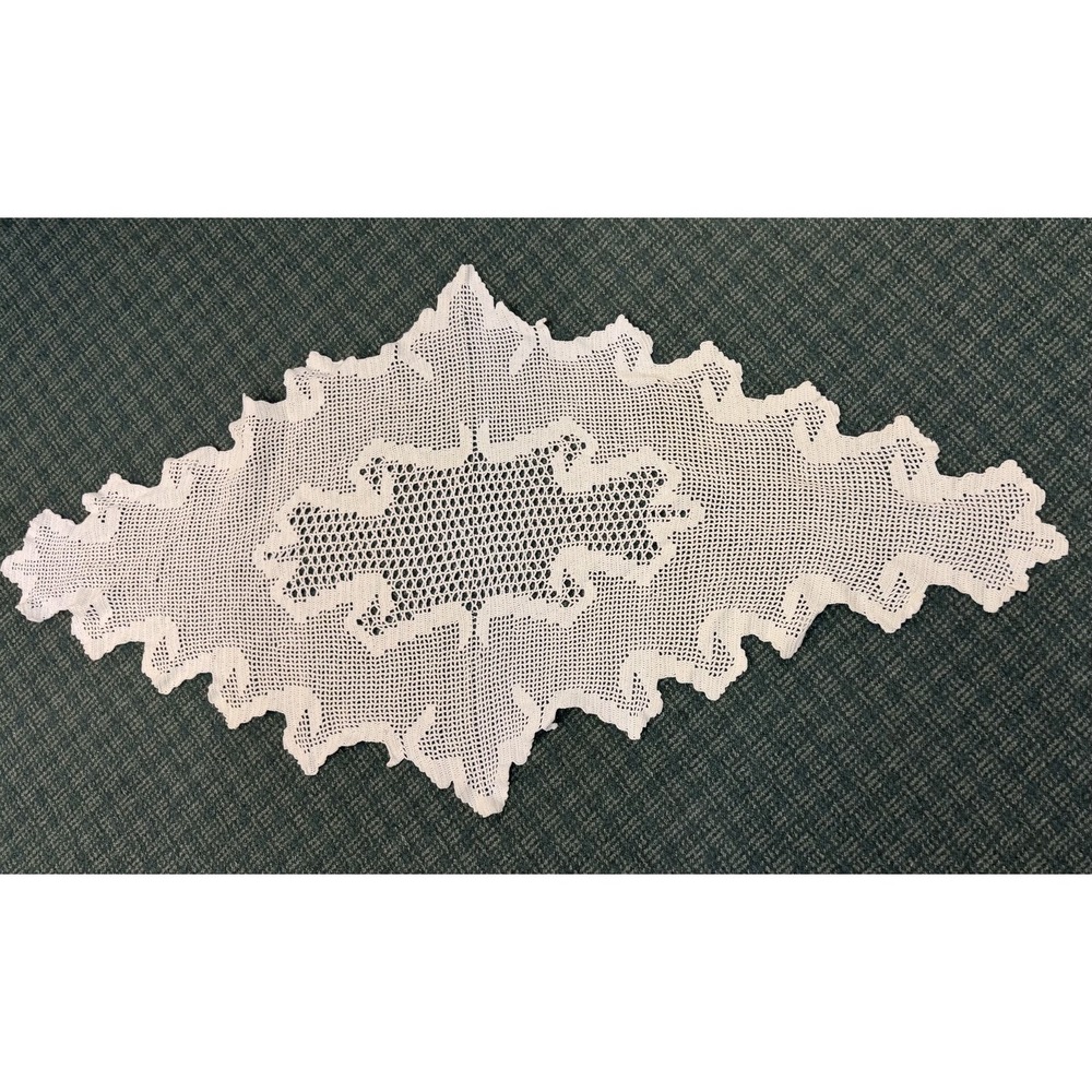 Vtg Handmade Cream Crocheted Oval Table Runner Ivory